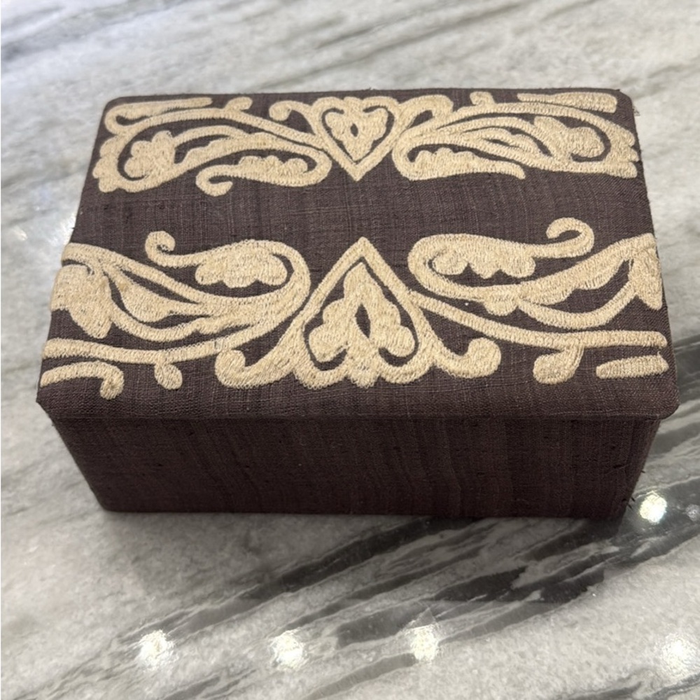 Elegant Grey and Cream Jewelry Box